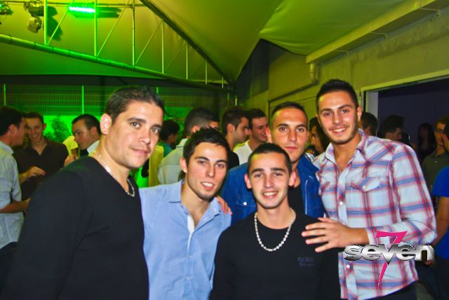 Cliquer pour voir l'image en taille réelle