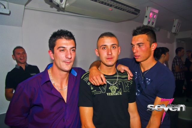 Cliquer pour voir l'image en taille réelle