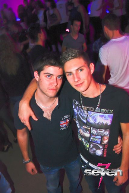 Cliquer pour voir l'image en taille réelle