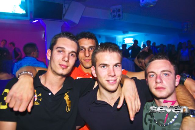 Cliquer pour voir l'image en taille réelle