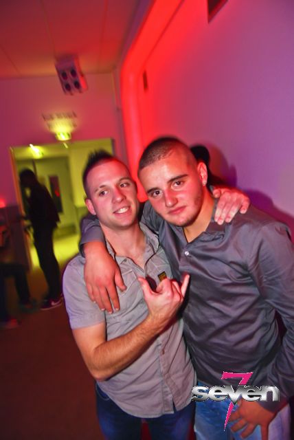 Cliquer pour voir l'image en taille réelle