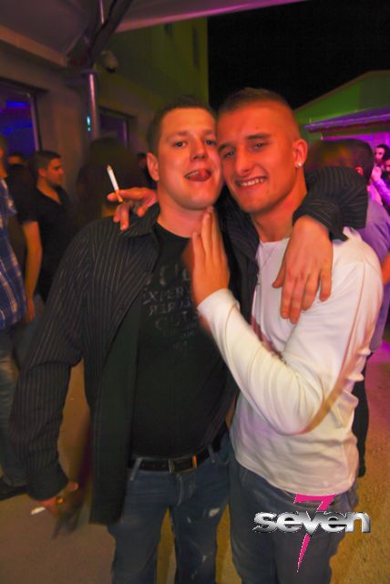 Cliquer pour voir l'image en taille réelle