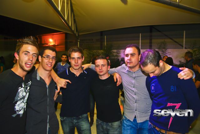 Cliquer pour voir l'image en taille réelle