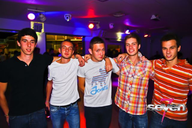 Cliquer pour voir l'image en taille réelle