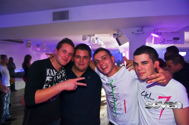 Cliquer pour voir l'image en taille réelle