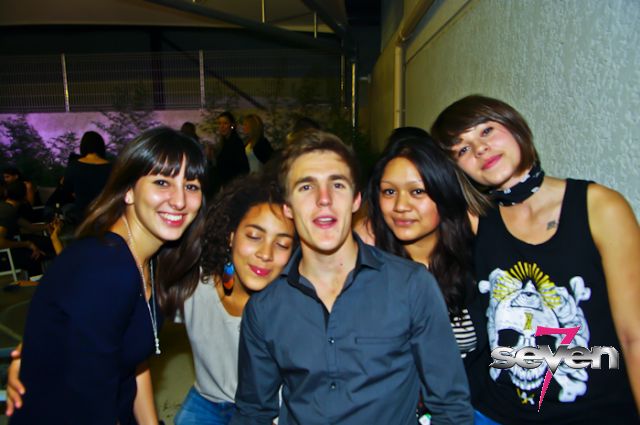 Cliquer pour voir l'image en taille réelle