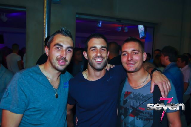 Cliquer pour voir l'image en taille réelle