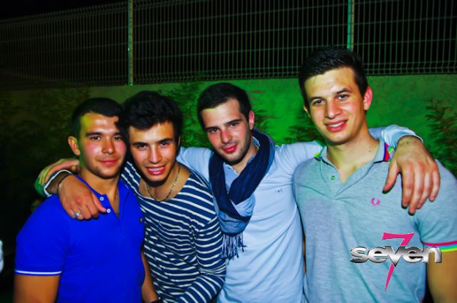 Cliquer pour voir l'image en taille réelle