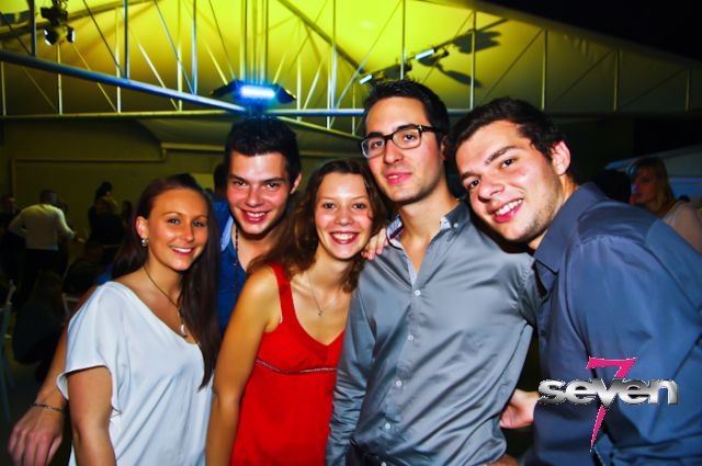 Cliquer pour voir l'image en taille réelle