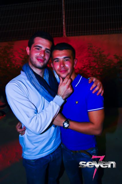 Cliquer pour voir l'image en taille réelle