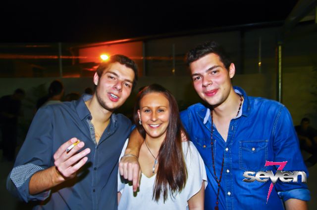 Cliquer pour voir l'image en taille réelle