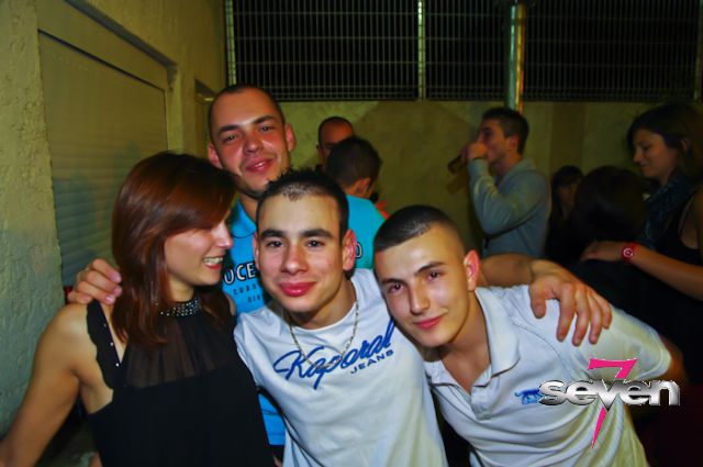 Cliquer pour voir l'image en taille réelle