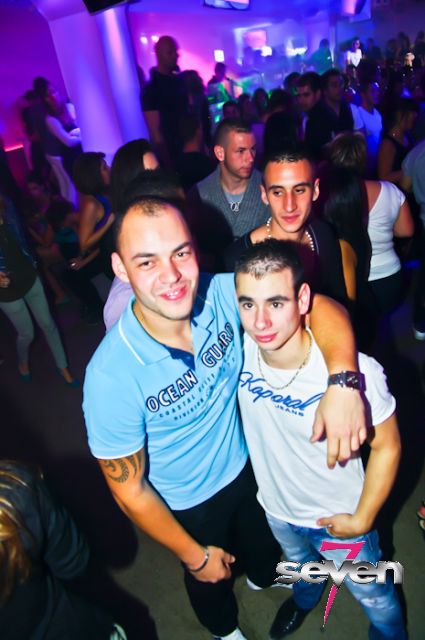 Cliquer pour voir l'image en taille réelle