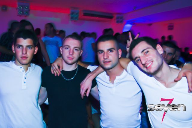 Cliquer pour voir l'image en taille réelle