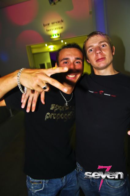 Cliquer pour voir l'image en taille réelle