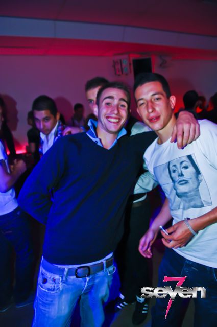 Cliquer pour voir l'image en taille réelle