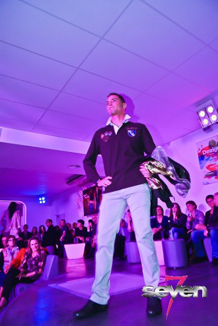 Cliquer pour voir l'image en taille réelle