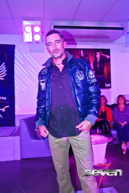 Cliquer pour voir l'image en taille réelle