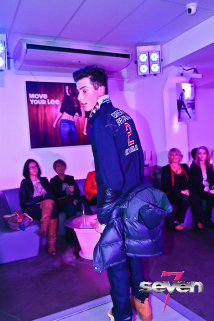 Cliquer pour voir l'image en taille réelle