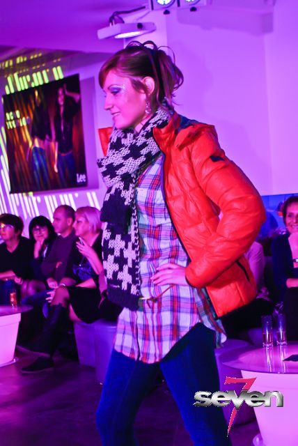 Cliquer pour voir l'image en taille réelle