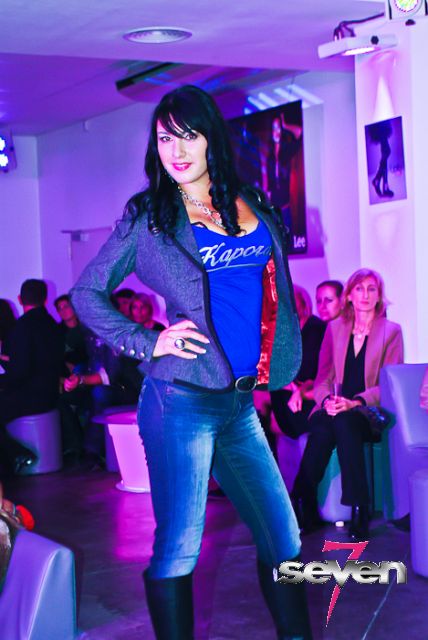 Cliquer pour voir l'image en taille réelle