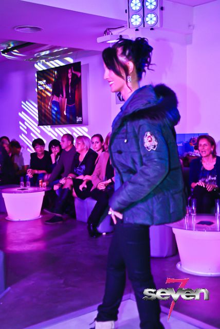 Cliquer pour voir l'image en taille réelle