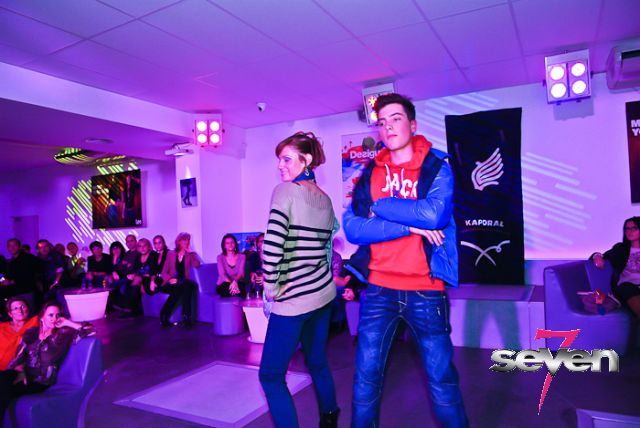 Cliquer pour voir l'image en taille réelle