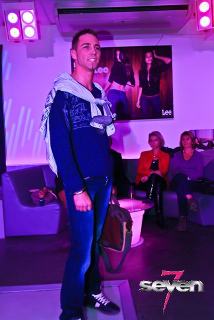 Cliquer pour voir l'image en taille réelle