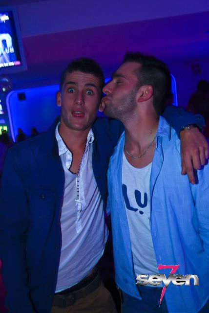 Cliquer pour voir l'image en taille réelle