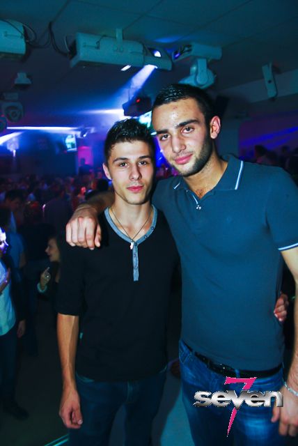 Cliquer pour voir l'image en taille réelle