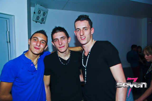 Cliquer pour voir l'image en taille réelle