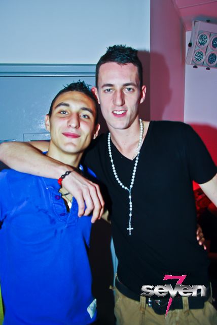 Cliquer pour voir l'image en taille réelle