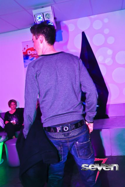 Cliquer pour voir l'image en taille réelle