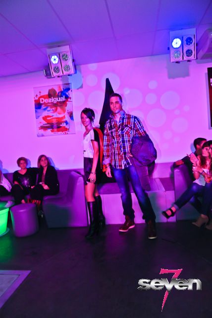 Cliquer pour voir l'image en taille réelle