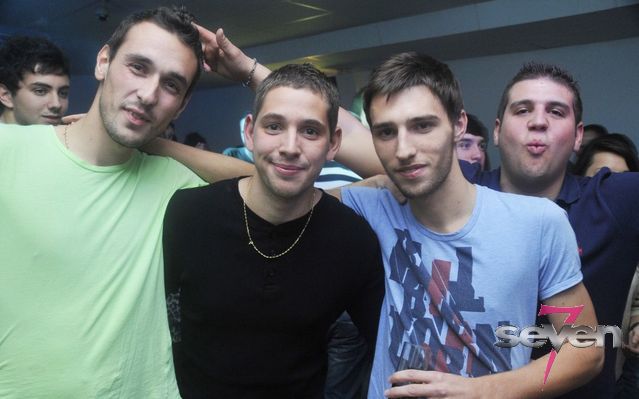 Cliquer pour voir l'image en taille réelle