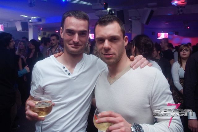 Cliquer pour voir l'image en taille réelle