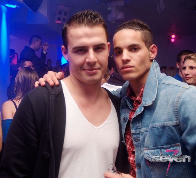 Cliquer pour voir l'image en taille réelle