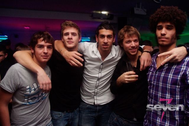 Cliquer pour voir l'image en taille réelle