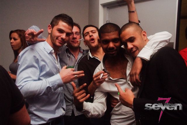 Cliquer pour voir l'image en taille réelle