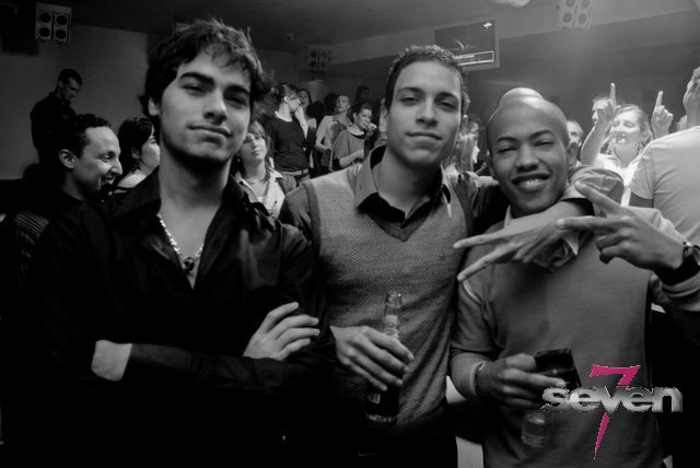 Cliquer pour voir l'image en taille réelle