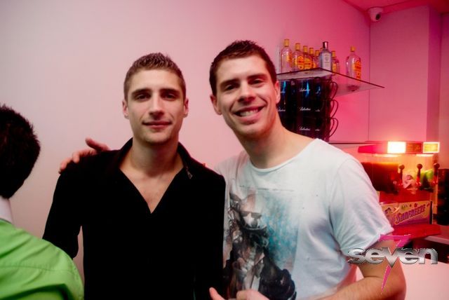 Cliquer pour voir l'image en taille réelle