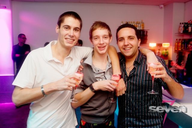 Cliquer pour voir l'image en taille réelle