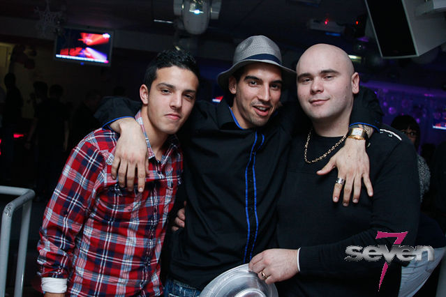 Cliquer pour voir l'image en taille réelle