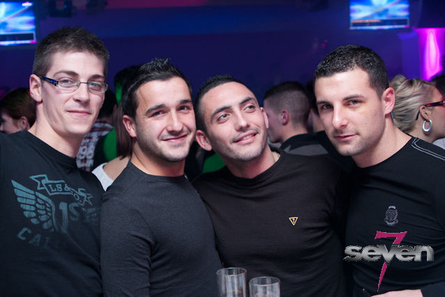 Cliquer pour voir l'image en taille réelle