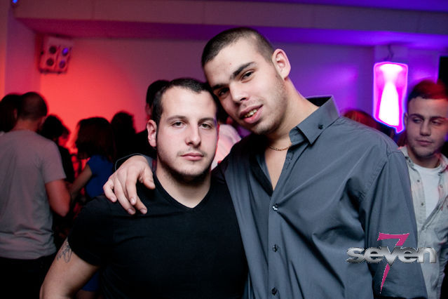 Cliquer pour voir l'image en taille réelle