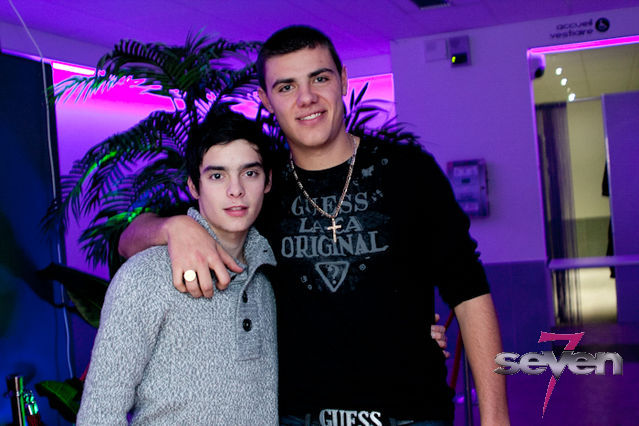 Cliquer pour voir l'image en taille réelle