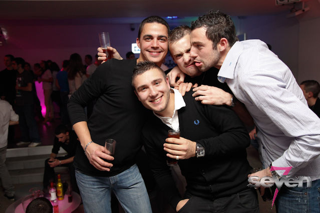 Cliquer pour voir l'image en taille réelle