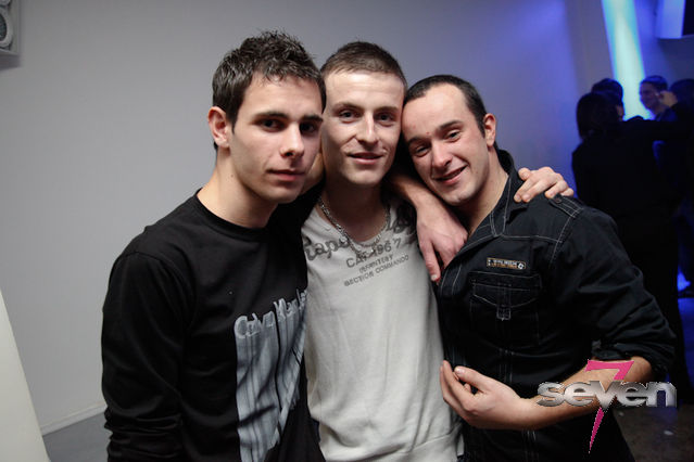 Cliquer pour voir l'image en taille réelle