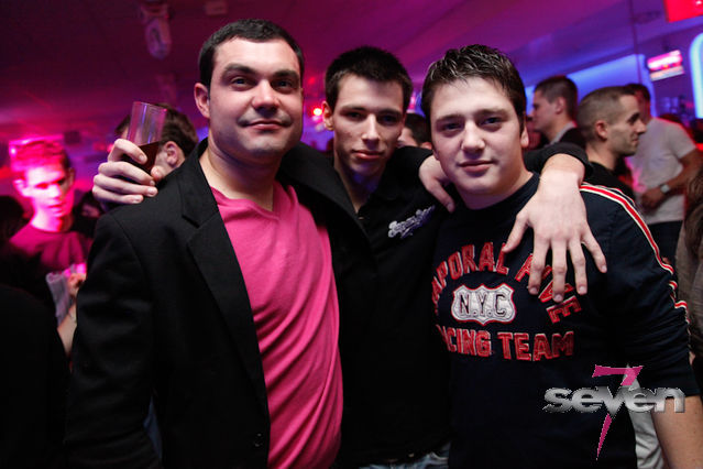 Cliquer pour voir l'image en taille réelle