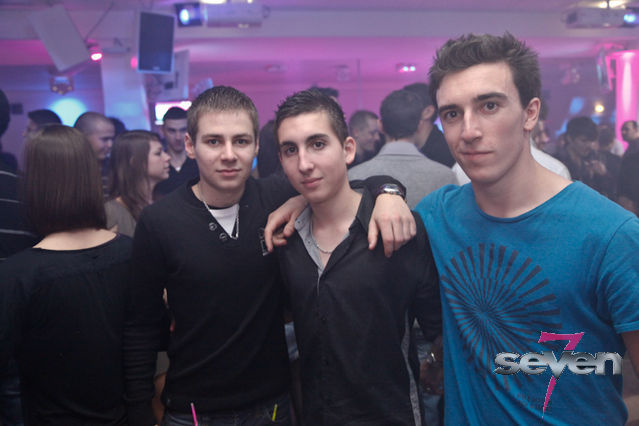 Cliquer pour voir l'image en taille réelle